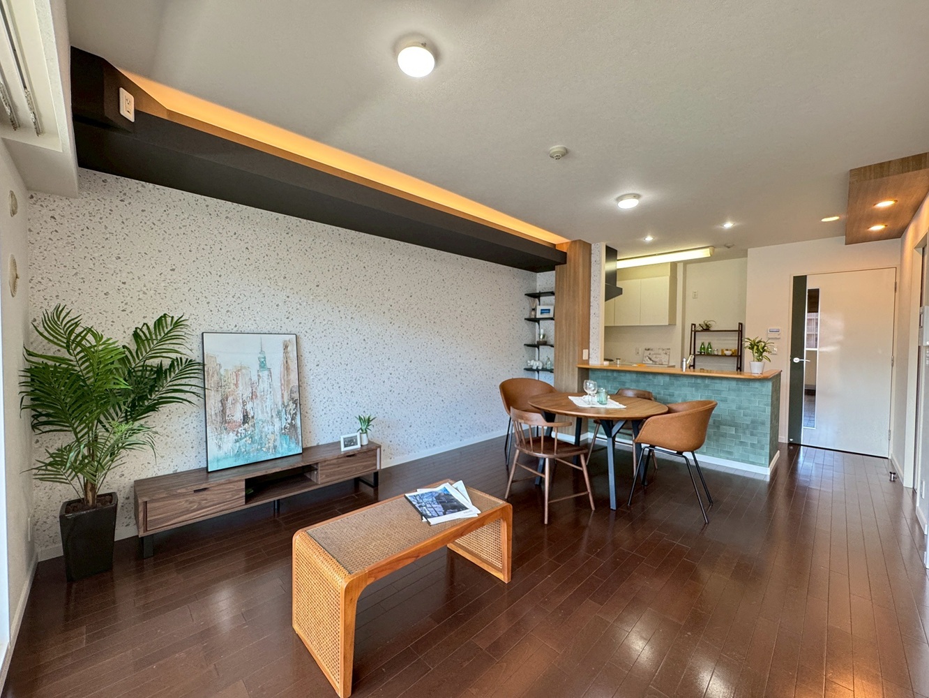 間接照明と折り下げ天井のリノベーション アイキャッチ画像